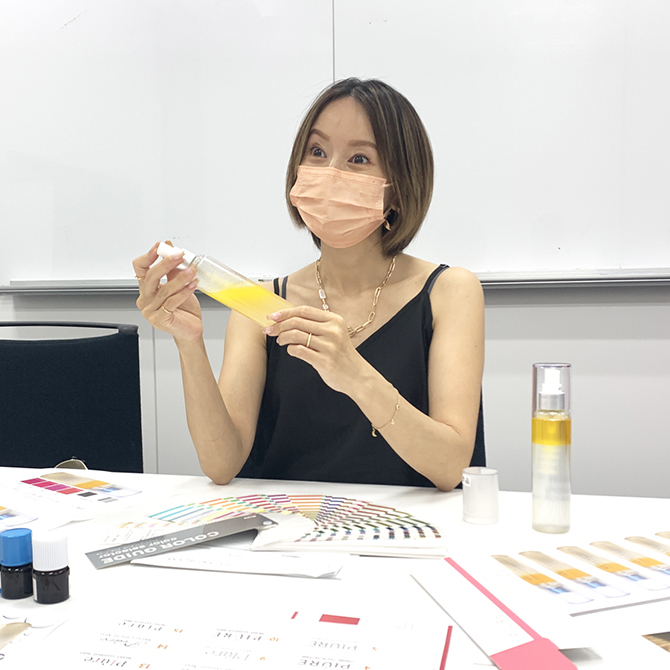 鈴木亜美プロデュース！
美容へのこだわりを詰め込んで開発した
オールインワン美容ミスト！